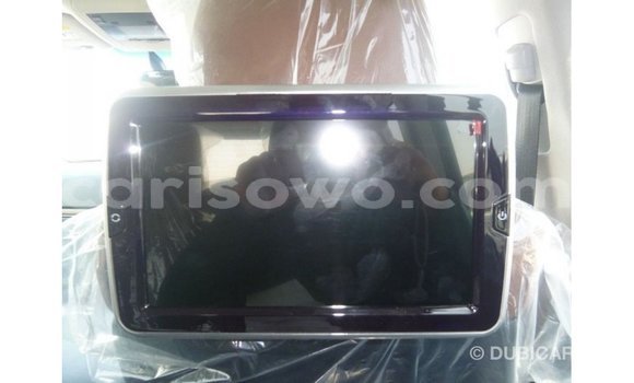 Acheter Import Voiture Toyota Land Cruiser Noir à Import - Dubai, Benin Acheter Import Voiture Toyota Land Cruiser Noir à Import - Dubai, Benin