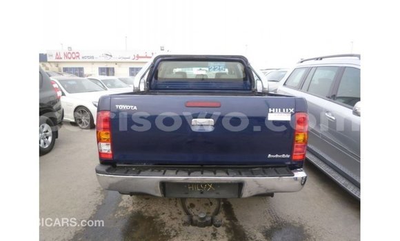 Sayi Imported Toyota Hilux Blue Mota in Import - Dubai a Benin Sayi Imported Toyota Hilux Blue Mota in Import - Dubai a Benin