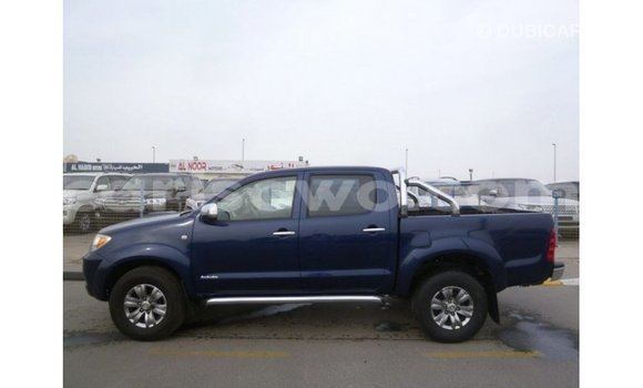 Sayi Imported Toyota Hilux Blue Mota in Import - Dubai a Benin Sayi Imported Toyota Hilux Blue Mota in Import - Dubai a Benin