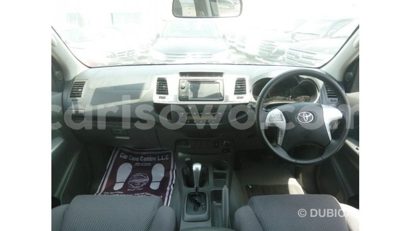 Big with watermark toyota hilux benign import dubai 7566