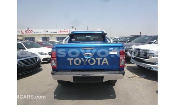 Acheter Import Voiture Toyota Hilux Bleu à Import - Dubai, Benin Acheter Import Voiture Toyota Hilux Bleu à Import - Dubai, Benin