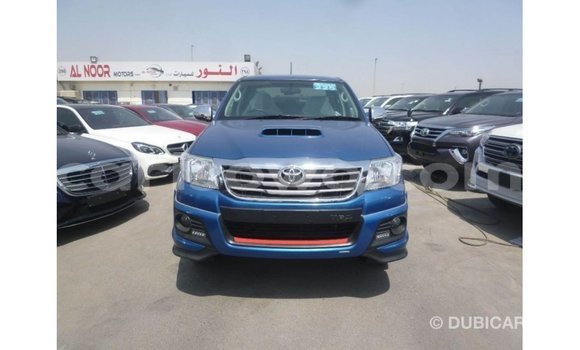Acheter Import Voiture Toyota Hilux Bleu à Import - Dubai, Benin Acheter Import Voiture Toyota Hilux Bleu à Import - Dubai, Benin