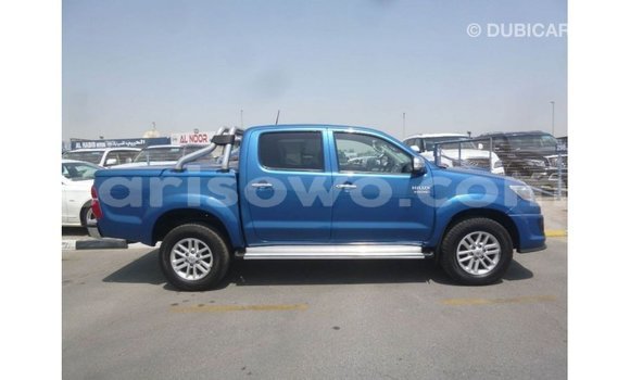 Acheter Import Voiture Toyota Hilux Bleu à Import - Dubai, Benin Acheter Import Voiture Toyota Hilux Bleu à Import - Dubai, Benin
