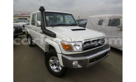 Sayi Imported Toyota Land Cruiser White Mota in Import - Dubai a Benin Sayi Imported Toyota Land Cruiser White Mota in Import - Dubai a Benin