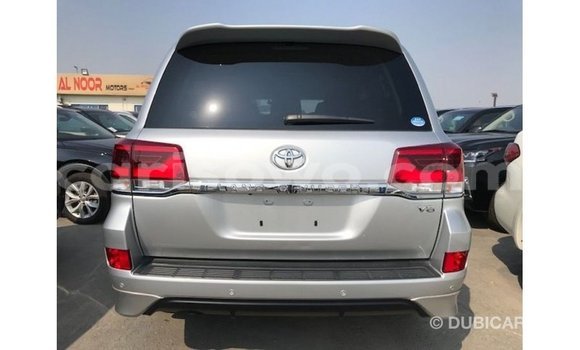 Buy Import Toyota Land Cruiser Other Car in Import - Dubai in Benign Buy Import Toyota Land Cruiser Other Car in Import - Dubai in Benign