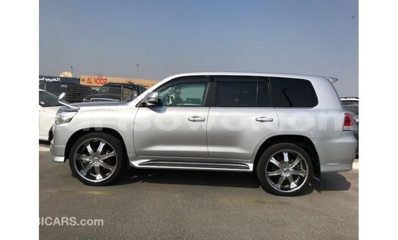 Buy Import Toyota Land Cruiser Other Car in Import - Dubai in Benign Buy Import Toyota Land Cruiser Other Car in Import - Dubai in Benign
