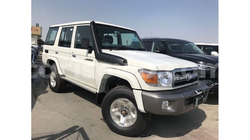Big with watermark toyota land cruiser benign import dubai 7607