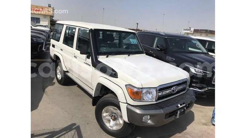 Big with watermark toyota land cruiser benign import dubai 7607