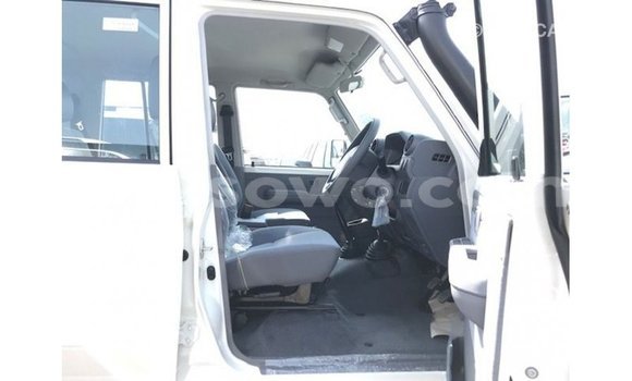 Buy Import Toyota Land Cruiser White Car in Import - Dubai in Benign Buy Import Toyota Land Cruiser White Car in Import - Dubai in Benign