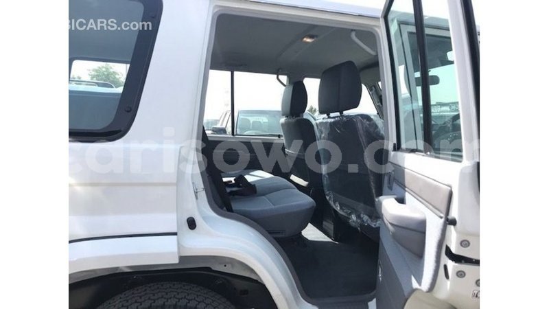 Big with watermark toyota land cruiser benign import dubai 7607
