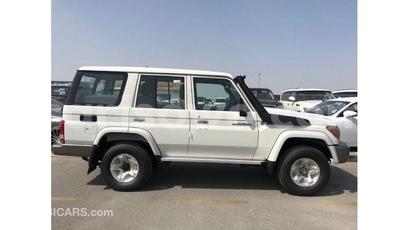 Big with watermark toyota land cruiser benign import dubai 7607