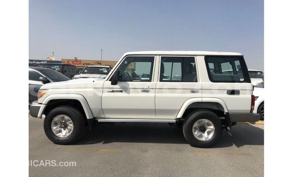 Buy Import Toyota Land Cruiser White Car in Import - Dubai in Benign Buy Import Toyota Land Cruiser White Car in Import - Dubai in Benign