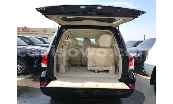 Sayi Imported Toyota Land Cruiser Black Mota in Import - Dubai a Benin Sayi Imported Toyota Land Cruiser Black Mota in Import - Dubai a Benin