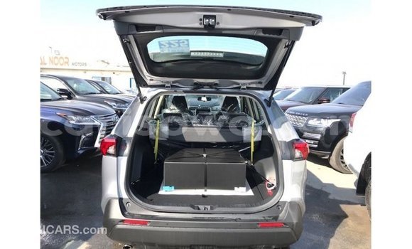 Buy Import Toyota HiAce Other Truck in Import - Dubai in Benign Buy Import Toyota HiAce Other Truck in Import - Dubai in Benign