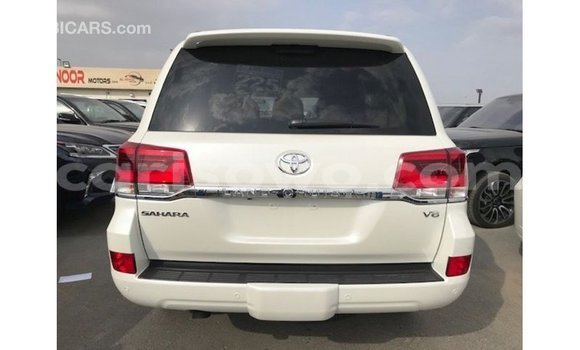 Buy Import Toyota Land Cruiser White Car in Import - Dubai in Benign Buy Import Toyota Land Cruiser White Car in Import - Dubai in Benign