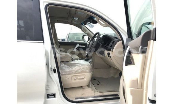 Buy Import Toyota Land Cruiser White Car in Import - Dubai in Benign Buy Import Toyota Land Cruiser White Car in Import - Dubai in Benign