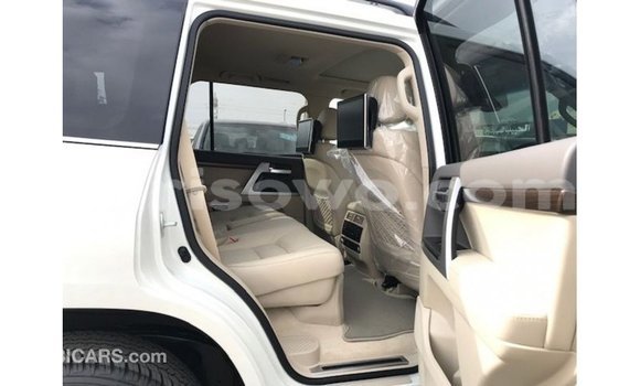 Buy Import Toyota Land Cruiser White Car in Import - Dubai in Benign Buy Import Toyota Land Cruiser White Car in Import - Dubai in Benign