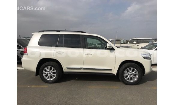 Buy Import Toyota Land Cruiser White Car in Import - Dubai in Benign Buy Import Toyota Land Cruiser White Car in Import - Dubai in Benign