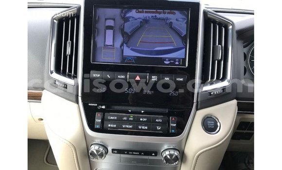 Buy Import Toyota Land Cruiser White Car in Import - Dubai in Benign Buy Import Toyota Land Cruiser White Car in Import - Dubai in Benign