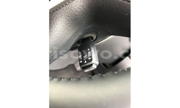 Sayi Imported Toyota Land Cruiser White Mota in Import - Dubai a Benin Sayi Imported Toyota Land Cruiser White Mota in Import - Dubai a Benin