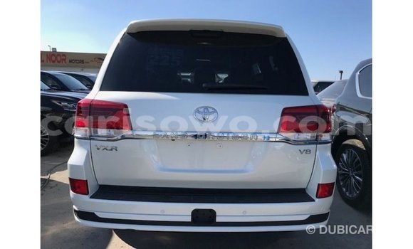 Sayi Imported Toyota Land Cruiser White Mota in Import - Dubai a Benin Sayi Imported Toyota Land Cruiser White Mota in Import - Dubai a Benin