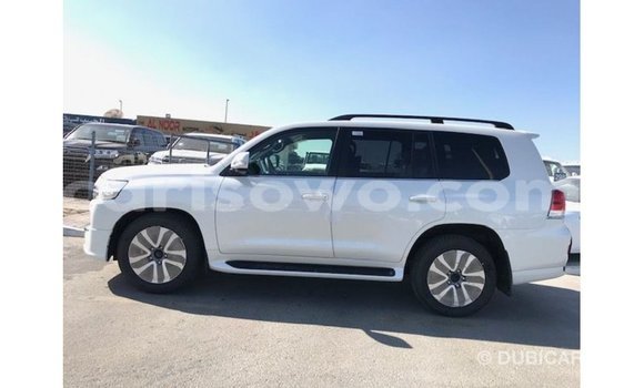 Sayi Imported Toyota Land Cruiser White Mota in Import - Dubai a Benin Sayi Imported Toyota Land Cruiser White Mota in Import - Dubai a Benin