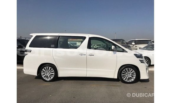 Acheter Import Voiture Toyota Vellfire Blanc à Import - Dubai, Benin Acheter Import Voiture Toyota Vellfire Blanc à Import - Dubai, Benin