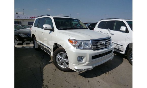 Sayi Imported Toyota Land Cruiser White Mota in Import - Dubai a Benin Sayi Imported Toyota Land Cruiser White Mota in Import - Dubai a Benin