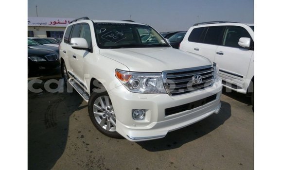 Buy Import Toyota Land Cruiser White Car in Import - Dubai in Benign Buy Import Toyota Land Cruiser White Car in Import - Dubai in Benign