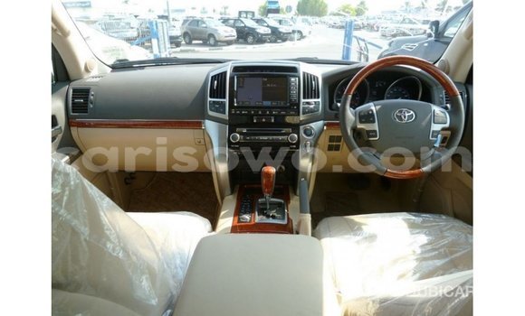 Buy Import Toyota Land Cruiser White Car in Import - Dubai in Benign Buy Import Toyota Land Cruiser White Car in Import - Dubai in Benign