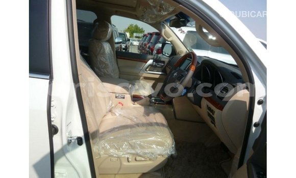 Buy Import Toyota Land Cruiser White Car in Import - Dubai in Benign Buy Import Toyota Land Cruiser White Car in Import - Dubai in Benign