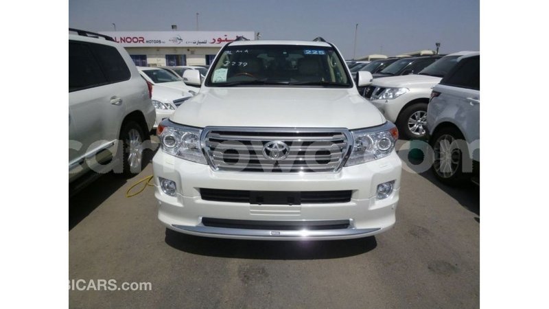 Big with watermark toyota land cruiser benign import dubai 7629