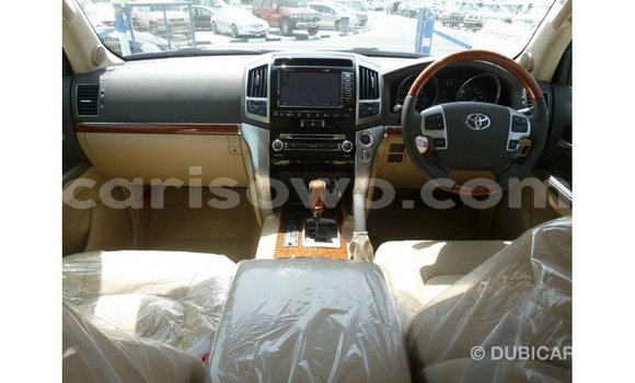Ra Imported Toyota Land Cruiser funfun Ọkọ̀ in Import - Dubai ni Benin Ra Imported Toyota Land Cruiser funfun Ọkọ̀ in Import - Dubai ni Benin
