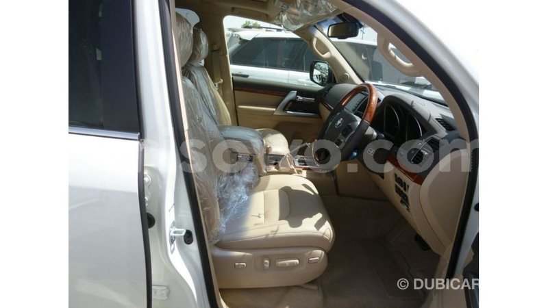 Big with watermark toyota land cruiser benin import dubai 7629
