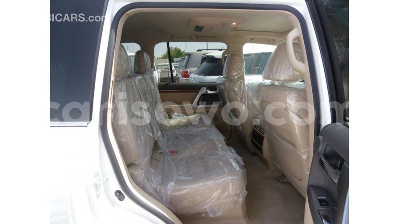 Big with watermark toyota land cruiser benign import dubai 7629