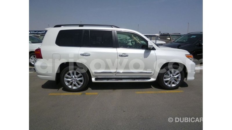 Big with watermark toyota land cruiser benign import dubai 7629