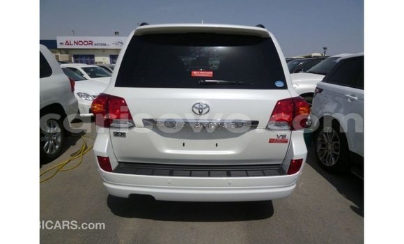 Ra Imported Toyota Land Cruiser funfun Ọkọ̀ in Import - Dubai ni Benin Ra Imported Toyota Land Cruiser funfun Ọkọ̀ in Import - Dubai ni Benin