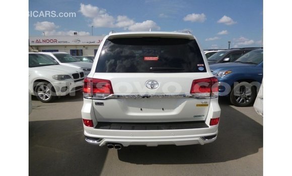 Buy Import Toyota Land Cruiser White Car in Import - Dubai in Benign Buy Import Toyota Land Cruiser White Car in Import - Dubai in Benign
