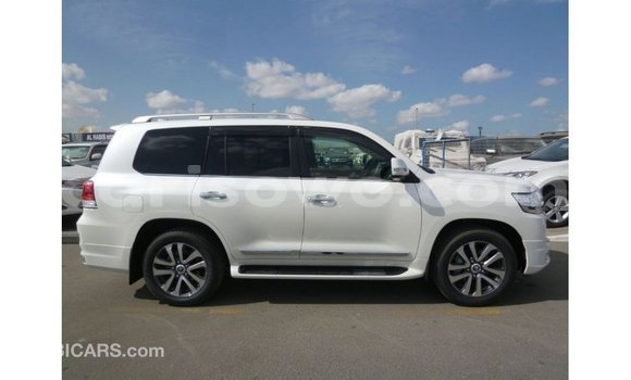 Buy Import Toyota Land Cruiser White Car in Import - Dubai in Benign Buy Import Toyota Land Cruiser White Car in Import - Dubai in Benign