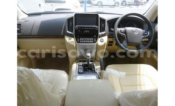 Buy Import Toyota Land Cruiser White Car in Import - Dubai in Benign Buy Import Toyota Land Cruiser White Car in Import - Dubai in Benign
