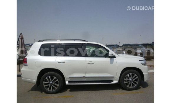 Buy Import Toyota Land Cruiser White Car in Import - Dubai in Benign Buy Import Toyota Land Cruiser White Car in Import - Dubai in Benign