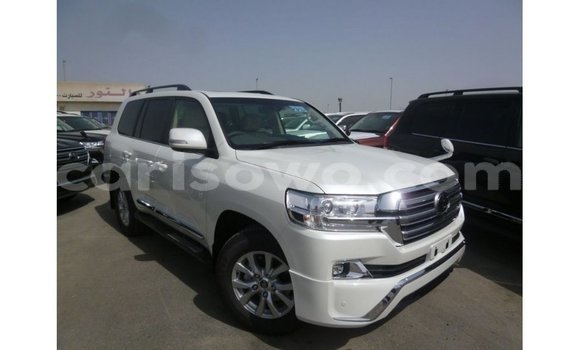 Sayi Imported Toyota Land Cruiser White Mota in Import - Dubai a Benin Sayi Imported Toyota Land Cruiser White Mota in Import - Dubai a Benin