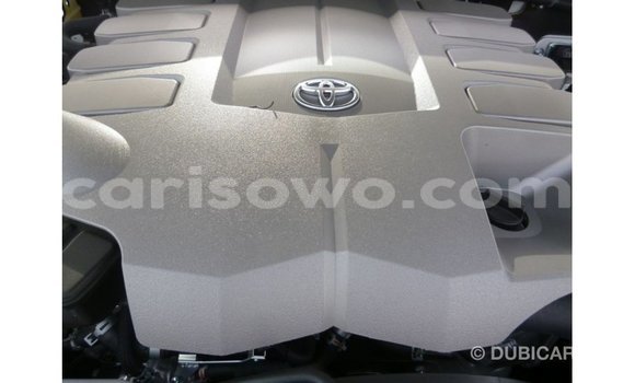 Sayi Imported Toyota Land Cruiser White Mota in Import - Dubai a Benin Sayi Imported Toyota Land Cruiser White Mota in Import - Dubai a Benin