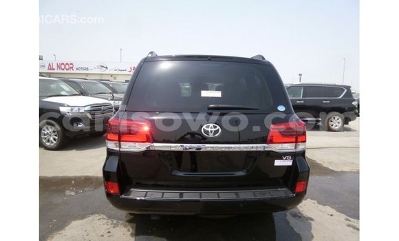 Acheter Import Voiture Toyota Land Cruiser Noir à Import - Dubai, Benin Acheter Import Voiture Toyota Land Cruiser Noir à Import - Dubai, Benin