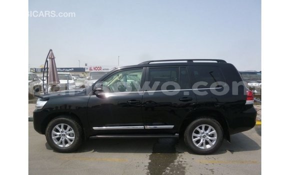 Acheter Import Voiture Toyota Land Cruiser Noir à Import - Dubai, Benin Acheter Import Voiture Toyota Land Cruiser Noir à Import - Dubai, Benin