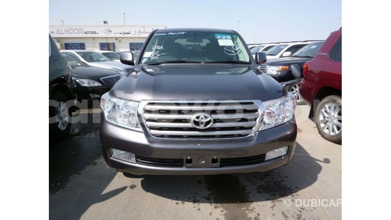 Big with watermark toyota land cruiser benign import dubai 7645