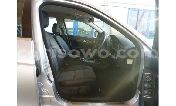 Acheter Import Voiture Mercedes-Benz 200 Autre à Import - Dubai, Benin Acheter Import Voiture Mercedes-Benz 200 Autre à Import - Dubai, Benin