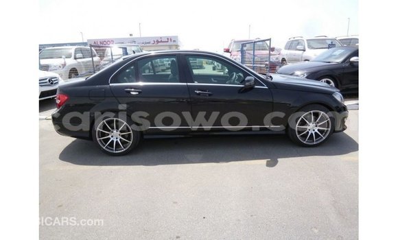 Sayi Imported Mercedes-Benz 200 Black Mota in Import - Dubai a Benin Sayi Imported Mercedes-Benz 200 Black Mota in Import - Dubai a Benin