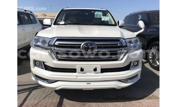 Ra Imported Toyota Land Cruiser funfun Ọkọ̀ in Import - Dubai ni Benin Ra Imported Toyota Land Cruiser funfun Ọkọ̀ in Import - Dubai ni Benin