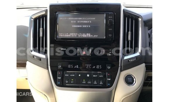 Ra Imported Toyota Land Cruiser funfun Ọkọ̀ in Import - Dubai ni Benin Ra Imported Toyota Land Cruiser funfun Ọkọ̀ in Import - Dubai ni Benin